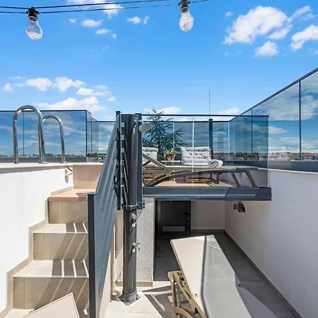 Amazing In With Sauna